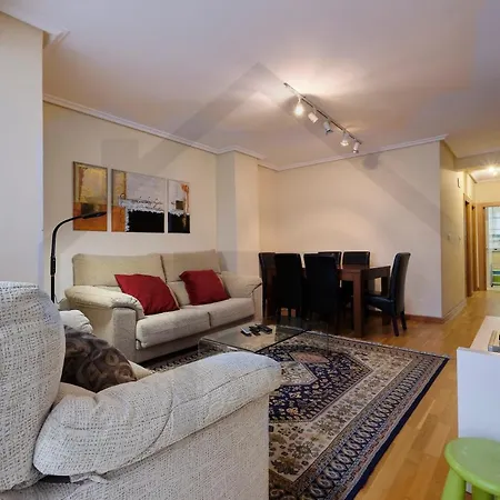 Precioso Apartamento En Primera Linea De Playa, Cerca Del Centro De La Ciudad Lägenhet *