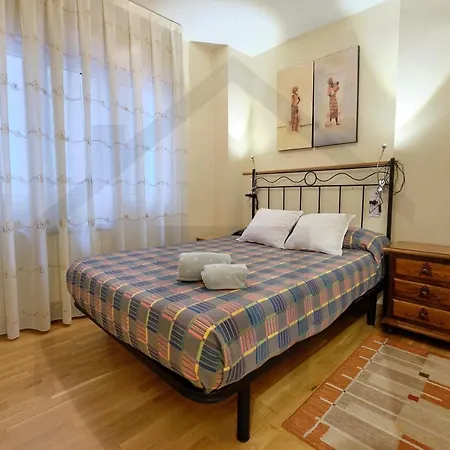 Precioso Apartamento En Primera Linea De Playa, Cerca Del Centro De La Ciudad